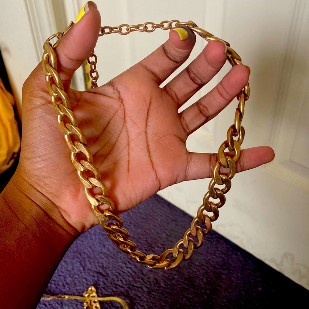 Gold H&M necklace!